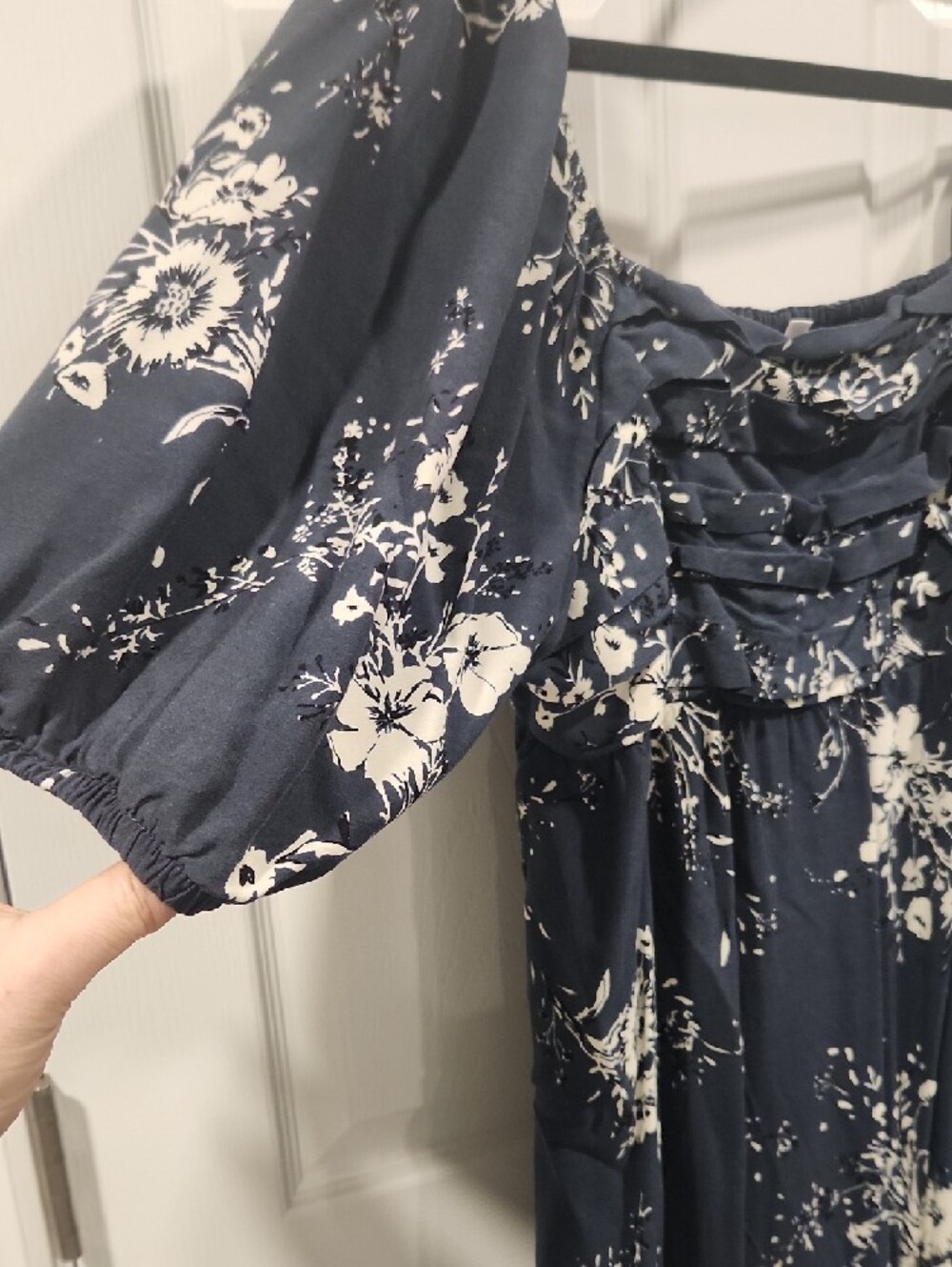 Maurices Navy Floral Puff-Sleeve Midi Dress with Ruched Bodice - Picture 3 of 7